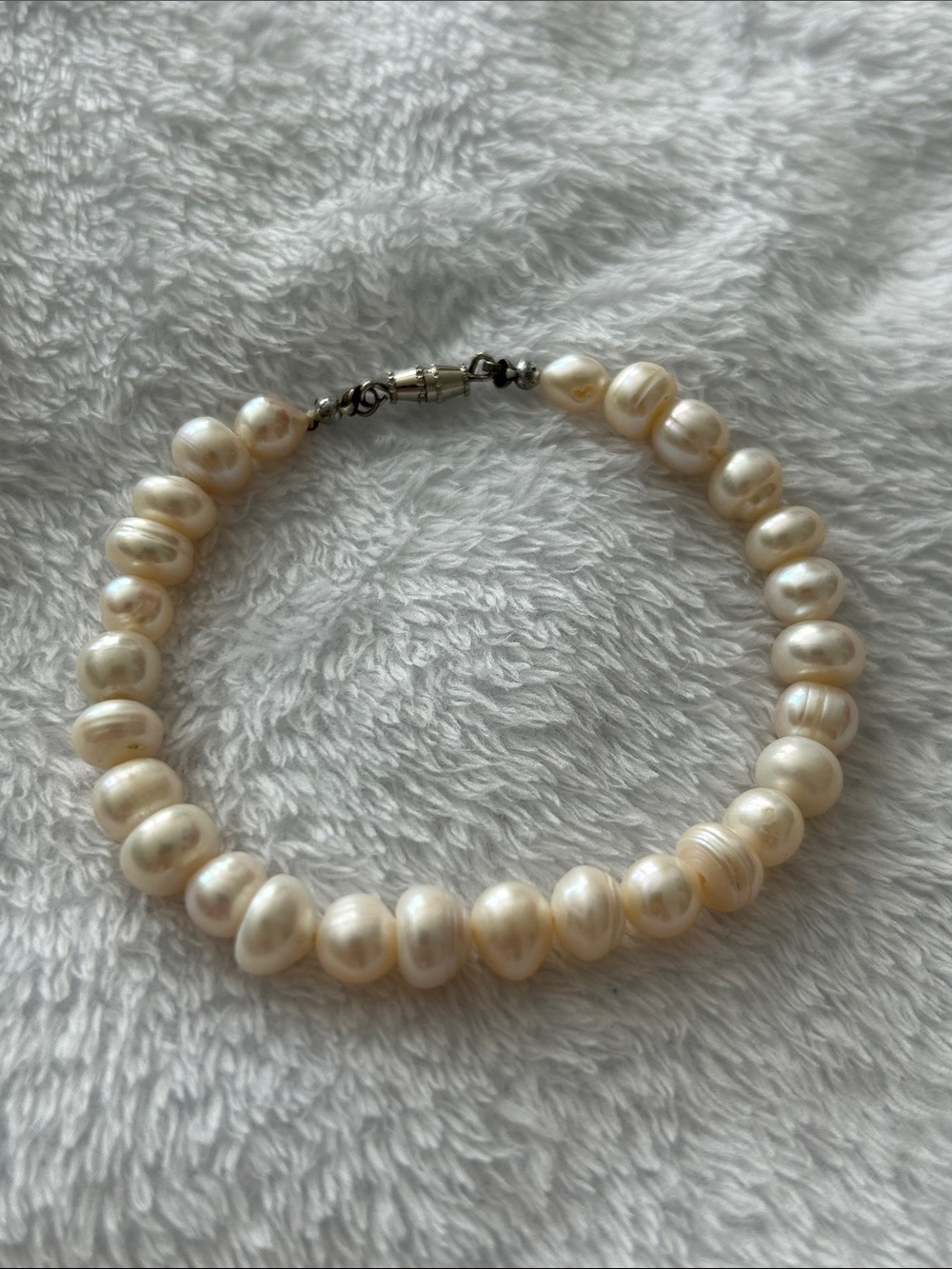 Pearl bracelet